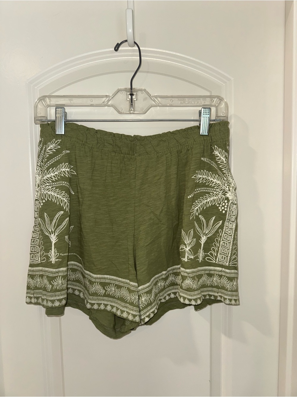 Women's Secret Olive Green Embroidered Shorts